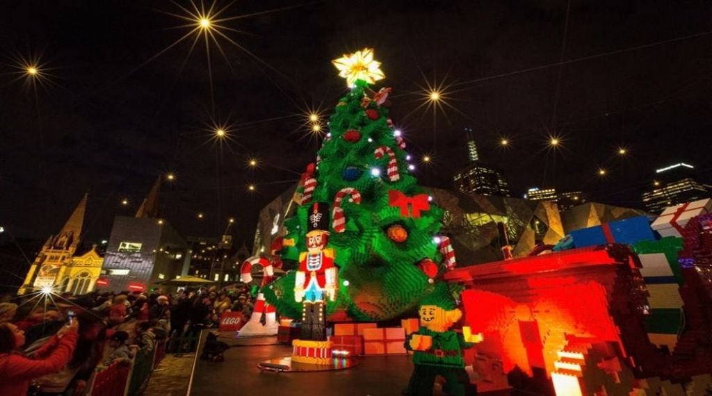 cei-mai-spectaculosi-brazi-de-craciun-din-lume-brad-din-circa-500-000-de-bucati-de-lego-melbourne-australia