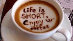 De unde vine denumirea cafelei tale preferate?