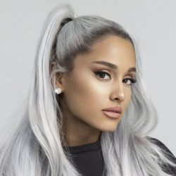 La Mulţi Ani, Ariana Grande!
