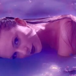 Taylor Swift a lansat videoclipul piesei "Lavender Haze"