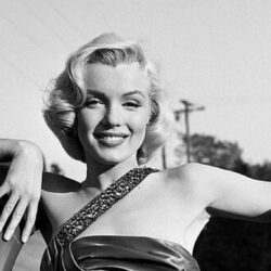 Câte operaţii estetice a avut Marilyn Monroe