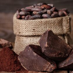 De ce trenbuie să iubim ciocolata neagră