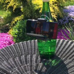 Ai auzit de SelfieFeet, dispozitivul ciudat care se prinde de pantof şi care îţi permite să-ţi face selfie-uri? [VIDEO]