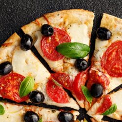 Cum să reîncălzeşti feliile de pizza. Cea mai bună metodă!