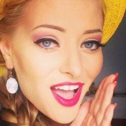 La Mulţi Ani, Delia!