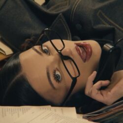 Roxen continuă colaborarea cu Universal Music și lansează videoclipul noului single "Favourite Type"