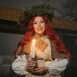 Elena Gheorghe continuă lansările cu tematică de sărbătoare și prezintă colindul "De la cer la Pământ"