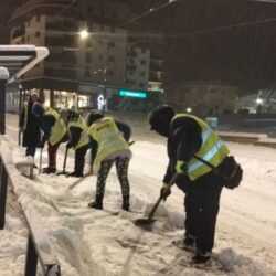 Primărian Reșița: „Cetățenii apți și care au posibilitatea să sprijine eforturile de deszăpezire”