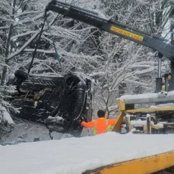Carosabilul alunecos, vizibilitatea redusă, zăpadă consistentă