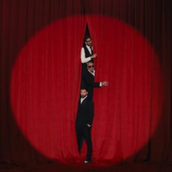 Smiley, Alex Velea‬ și ‪Connect-R aleg să vorbească despre o iubire consumată prea rapid, "Două Vorbe-n Plus"