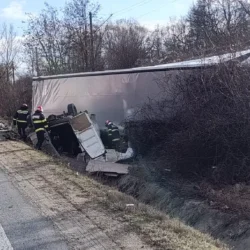 Accident grav la Cornea, pe drumul morții