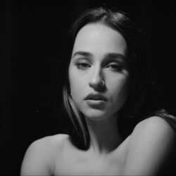 Holy Molly și Satoshi emoționează cu "Rugăciunea ta", o piesă extrasă de pe albumul "Puls"