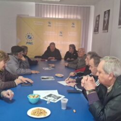 Sprijin ferm al seniorilor PNL pentru Guvernul Bolojan