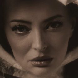 Delia ne transportă în trecut cu "Analog", o piesă cu un mesaj puternic despre ritmul alert al vieții contemporane