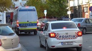 Urmărire în trafic, la Caransebeș, după ce un adolescent de 17 ani a fost surprins conducând fără permis