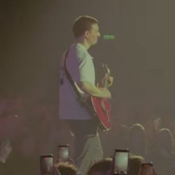 The Motans lansează versiunea live a piesei „Versus”, înregistrată în cadrul concertului de la Chișinău Arena