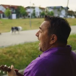 Horia Brenciu introduce o fisă în tonomatul cu hiturile verii 2026