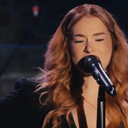Feli cântă despre iubirea care te transformă și te poartă în alte lumi