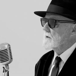 Roger Taylor îi spune soției sale că o iubește în cel mai poetic mod accesibil unui muzician: scriindu-i o piesă