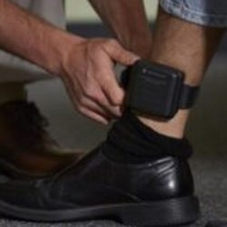 Polițist din Caraș-Severin, sub monitorizare electronică după emiterea unui ordin de protecție