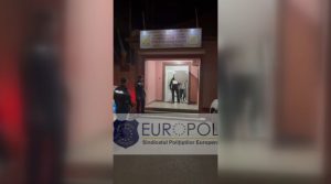 [VIDEO] A amenințat un polițist după ce a fost sancționat pentru scandal