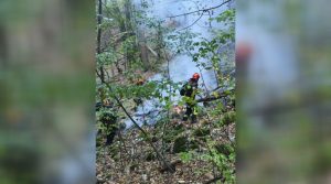 Incendiile din Domogled – Valea Cernei continuă! 160 de oameni și două elicoptere, în lupta cu flăcările