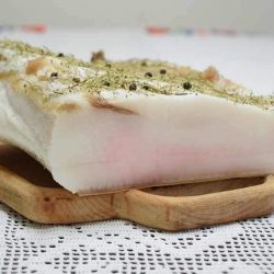 Ce boli poate vindeca slănina?