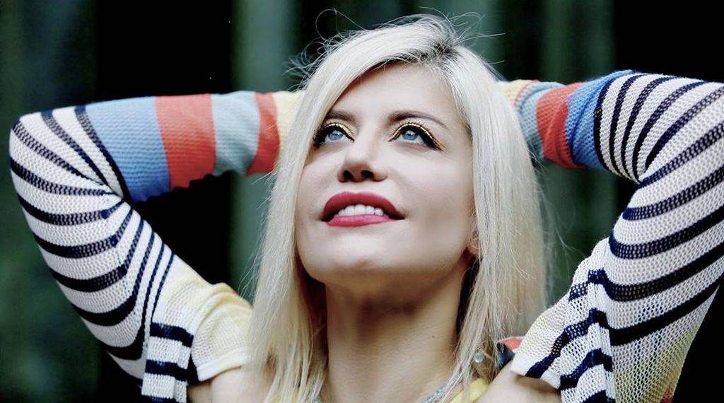 La mulţi ani sărbătoritelor de astăzi, Loredana Groza și Alexandra Stan! 