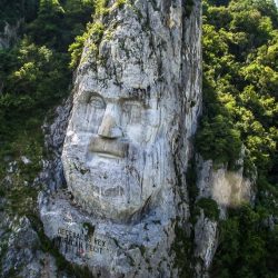 Statuia lui Decebal, printre cele mai impresionante din lume